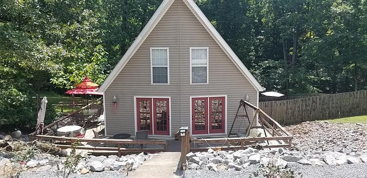 1st image of 128 Blue Springs Blvd