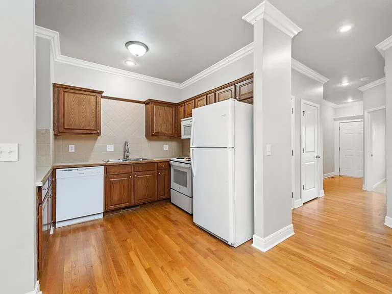 132-210 Mott Dr #1620-1628 — Photo 15