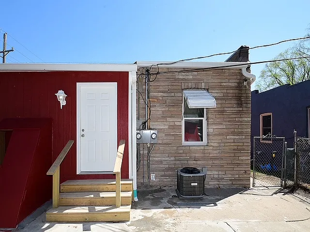 3104 S 15th St — Photo 14