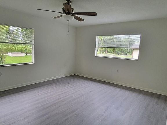 3rd image of 2439 W Parker St