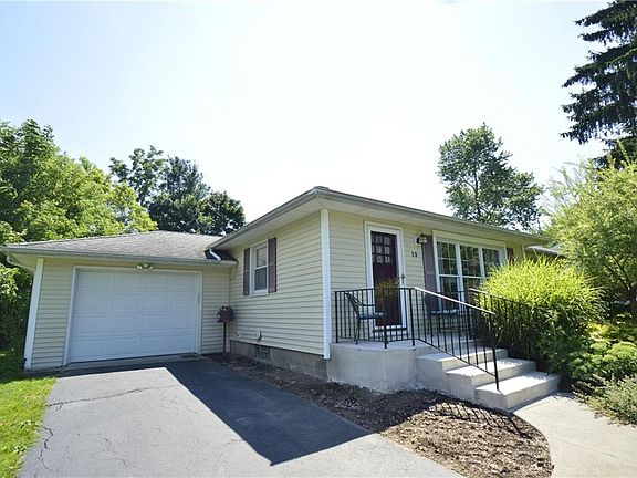 2nd image of 19 E Jefferson Cir