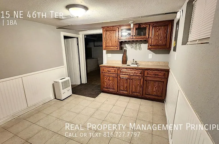 4515 NE 46th Ter — Photo 14
