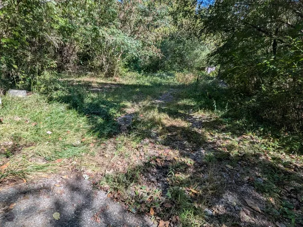 528 13th St N, La Follette, TN 37766