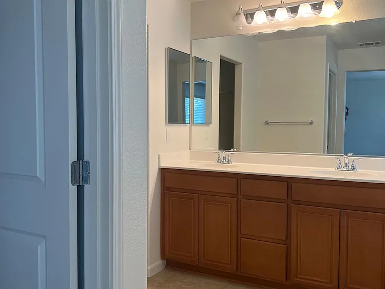 230 Cogburn Cir — Photo 9