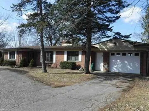 34575 Moravian Dr, Sterling Heights, MI 48312