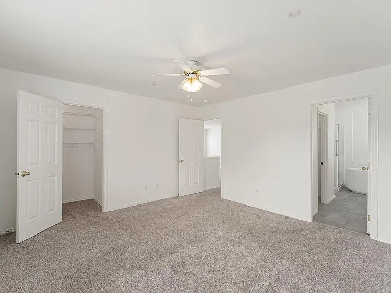 2429 Tolmie Ave — Photo 26