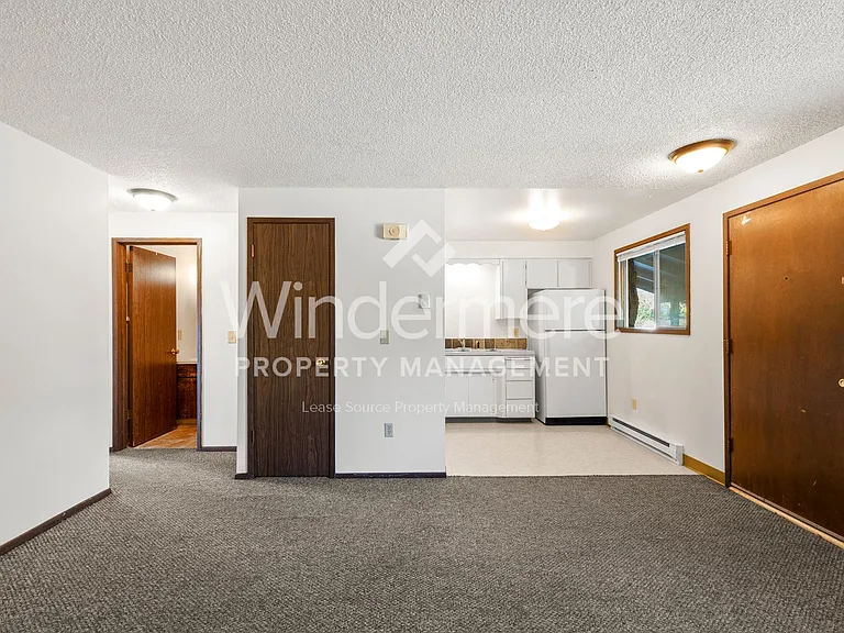 3005 S Whipple Rd — Photo 3