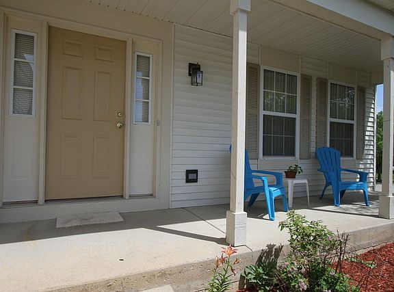 2nd image of 1834 W Windsor Dr