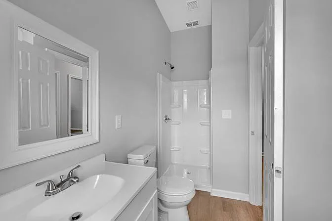 Farm Lake Dr SW — Photo 2