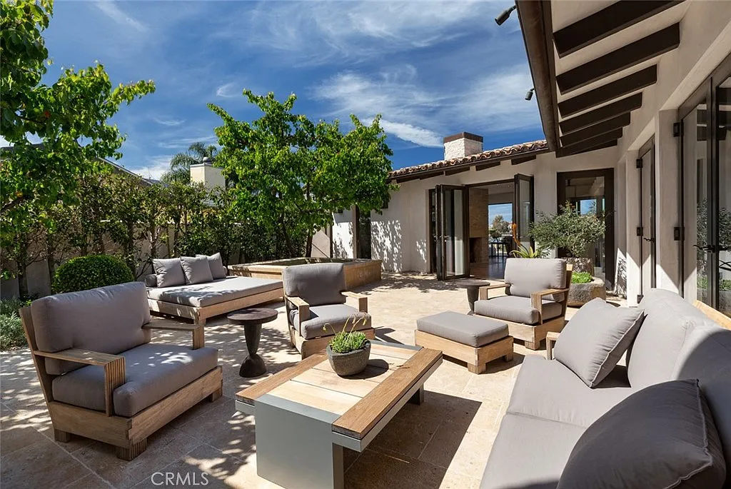 3 bed, 3.5 bath, 2800 sqft, $45,000 — Photo 3