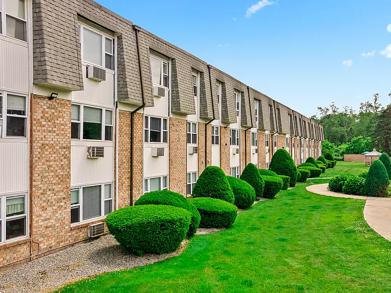 Landings on the Trail Apartment Homes — Photo 3