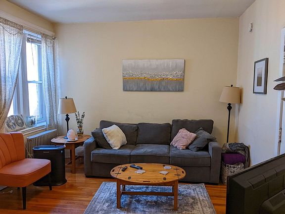 3rd image of 16 Fuller St #9
