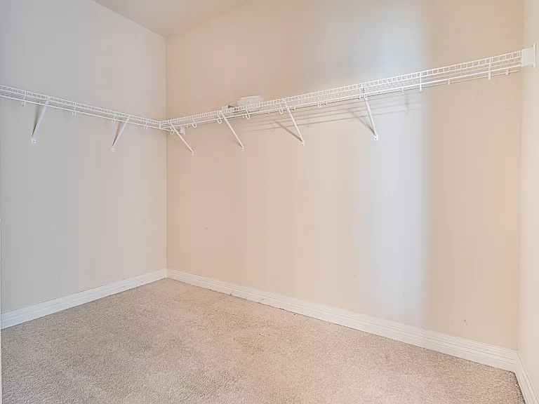 5488 Devonwood St — Photo 32