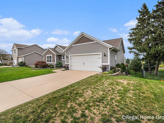 4th image of 7267 Blue Jay Dr