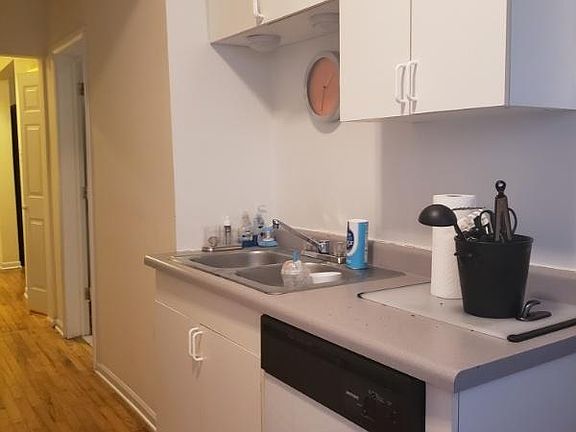 2nd image of 1320 N Damen Ave APT 1