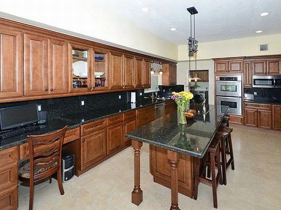 3rd image of 11120 SW 57th Ct