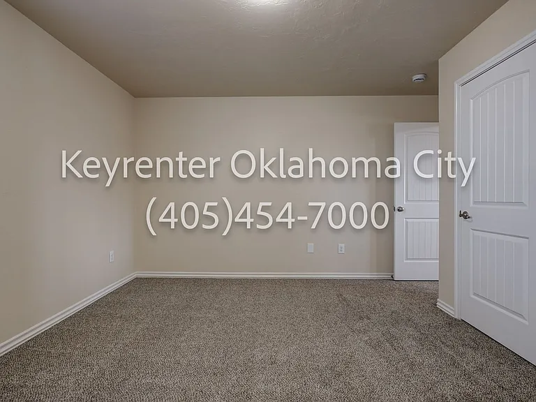 2409 Rosa Cir — Photo 41
