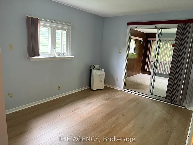323 Waratah Ave — Photo 19