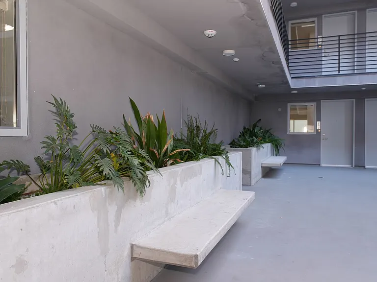 Brand New Luxury Homes! W/D, Balcony & Parking! — Photo 60