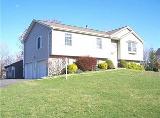 12 Rose Ann Dr, Marlboro, NY 12542