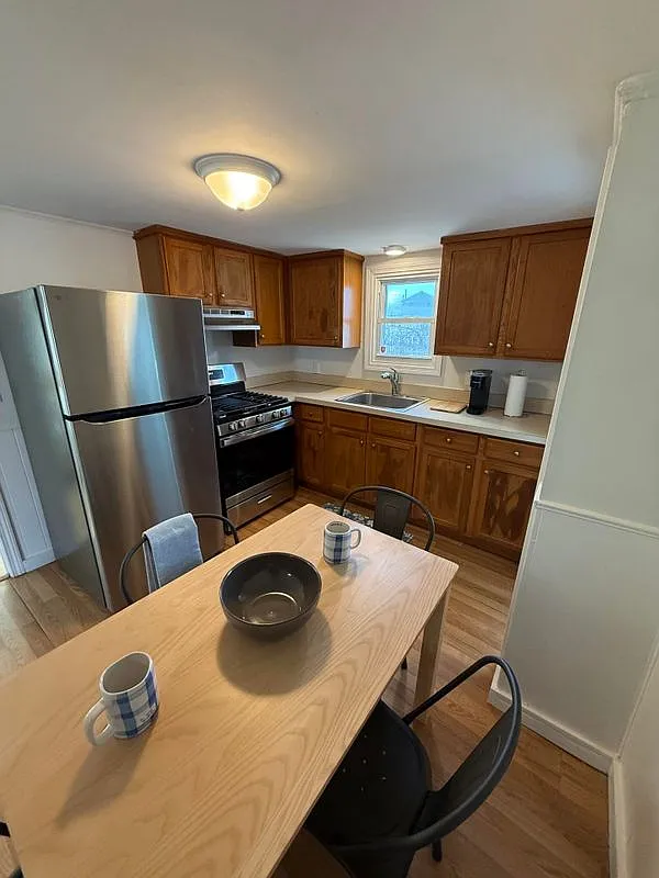 2 bed, 1.0 bath, 550 sqft, $1,800 — Photo 4