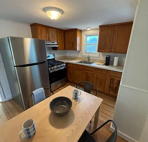 12 Jones St #4 — Photo 4