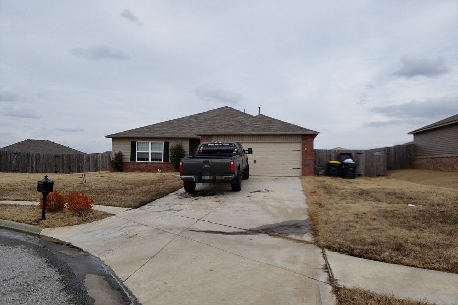 1st image of 14855 S Pin Oak St