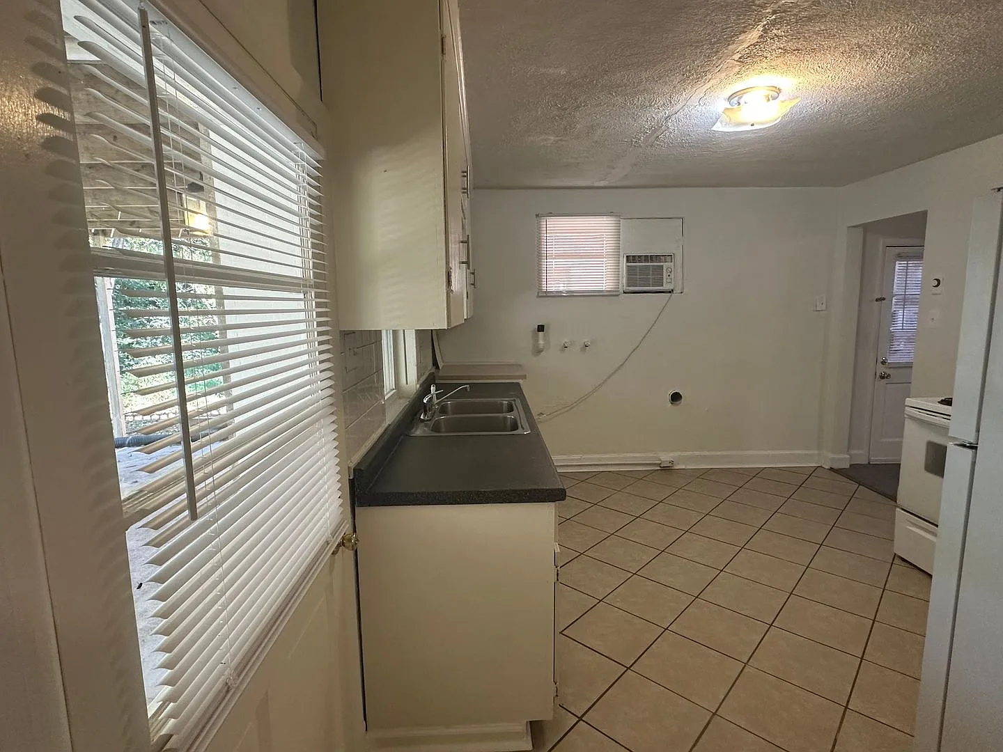 4629 Ferncliff Dr — Photo 3