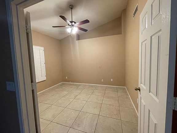 Den / Office Room