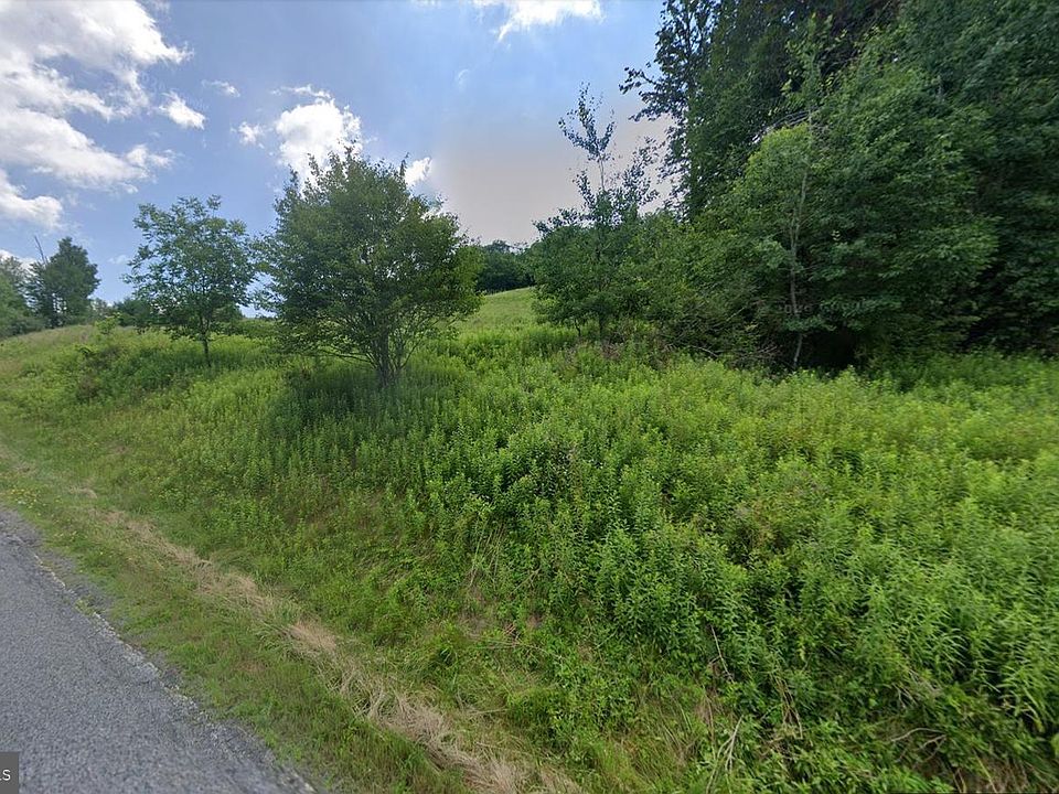 2nd image of 51 Lake Catalpa Rd