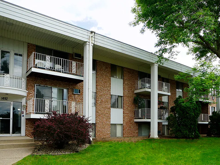 Charlton Estates — Photo 16