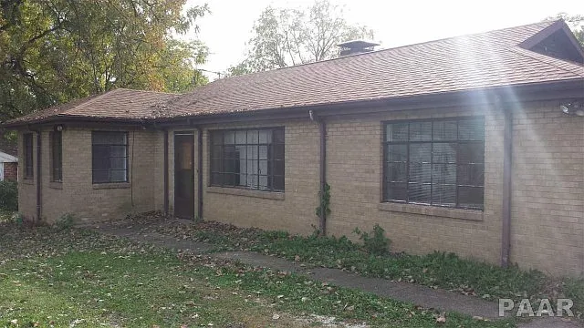520 Groveland St photo 1