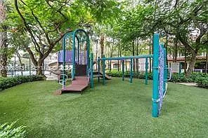 Cypress Pointe At Coral S — Photo 4