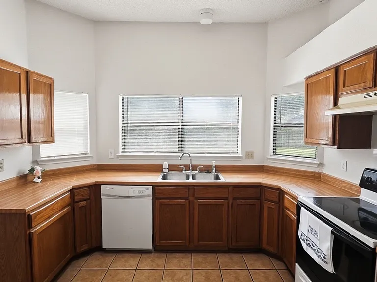 227 Burlington Dr — Photo 29