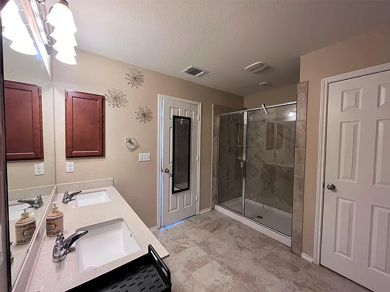 12425 Calibri Ln — Photo 17