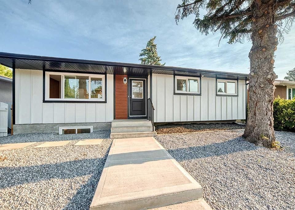 1st image of 808 S Avonlea Pl SE