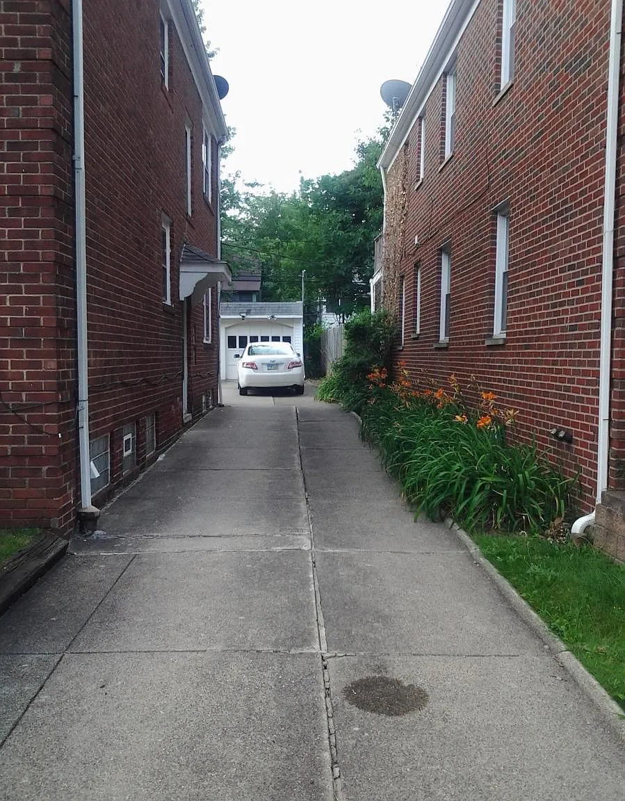 3 bed, 1350 sqft, $1,500 — Photo 2