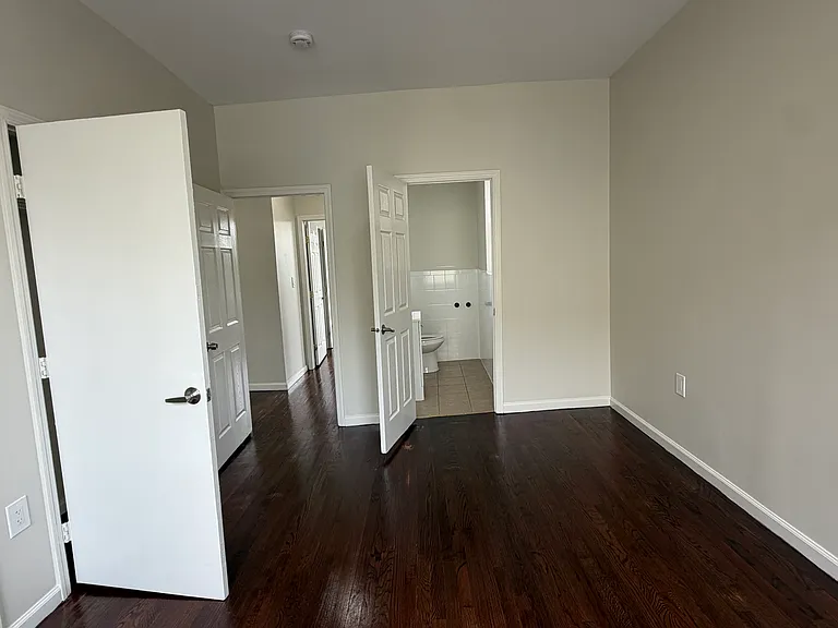 168 N Grove St #410 — Photo 4