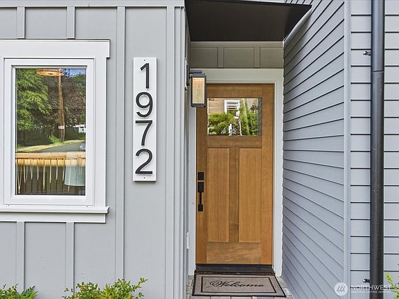 5th image of 1972 25th Avenue E