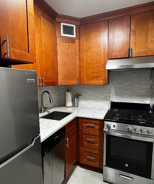 1st image of 321 E 48th St APT 9B