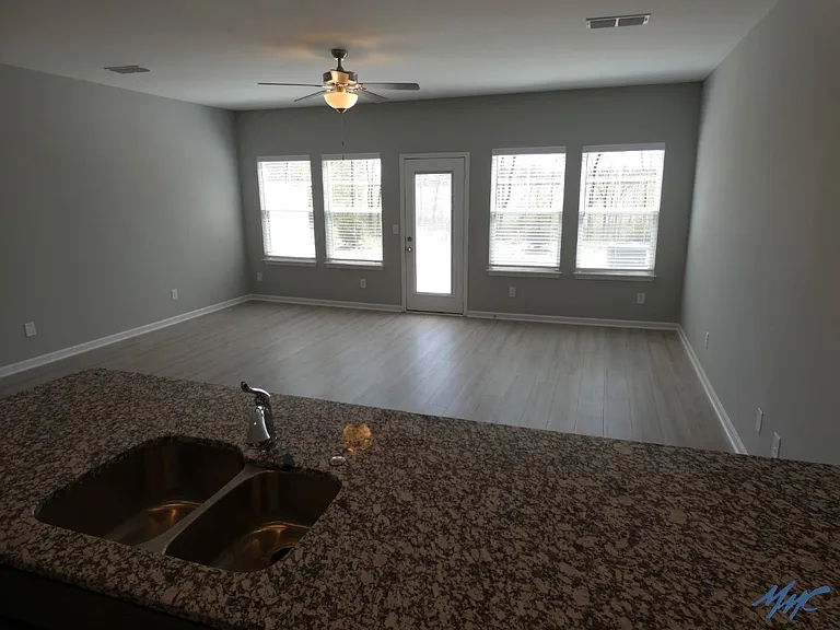 5707 Dockside Dr — Photo 10