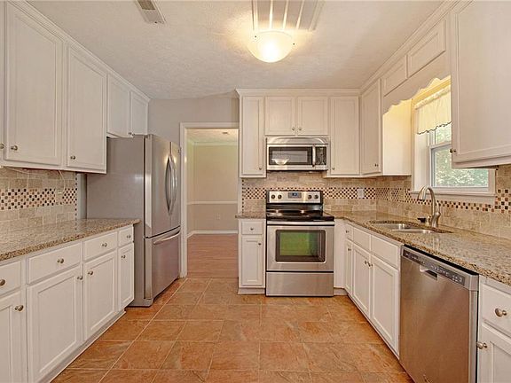 2nd image of 318 Larkspur Turn