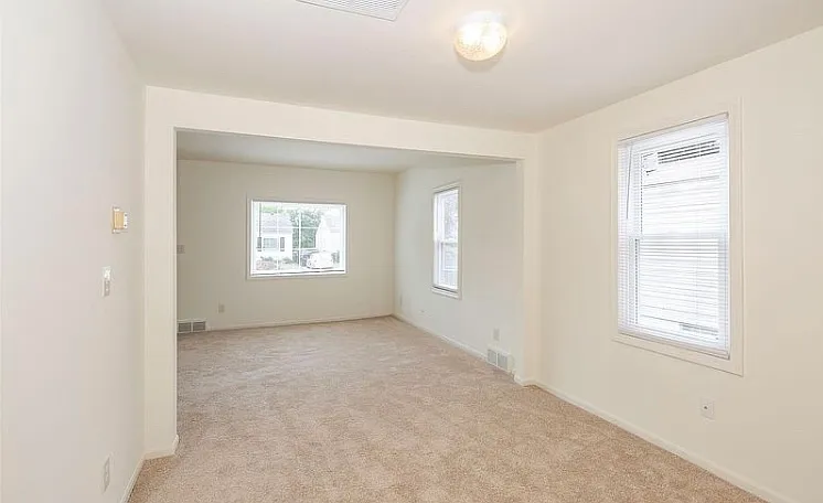 420 W Morehouse Ave — Photo 5
