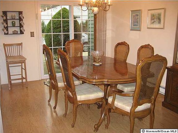 3rd image of 643 Sherwood Court #A