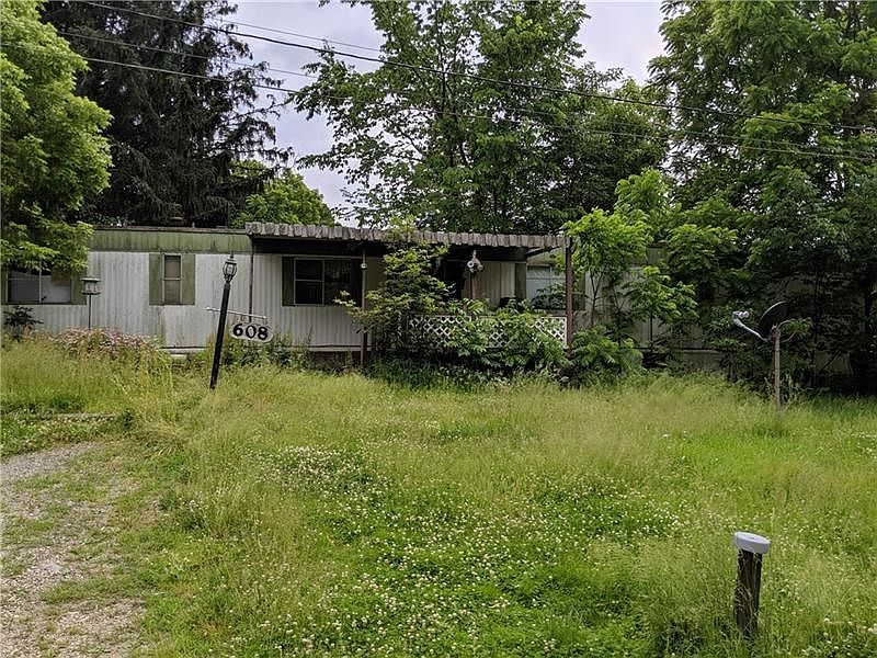 1st image of 608 1st St