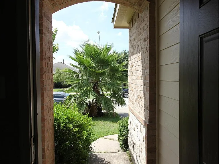 25311 Saddlebrook Ranch Dr — Photo 6
