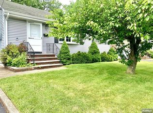 487 Steinway Rd, Saddle Brook, NJ 07663