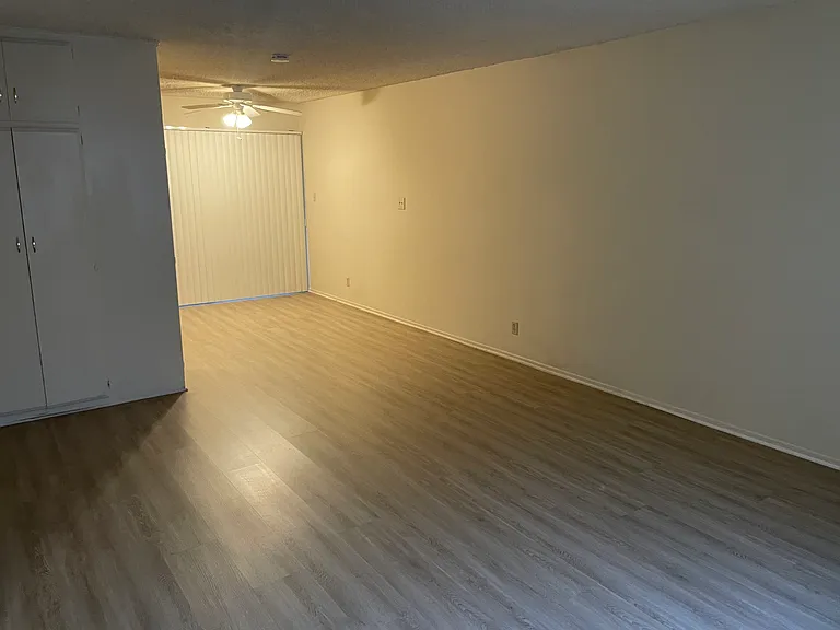 1161 Linden Ave #1 — Photo 4