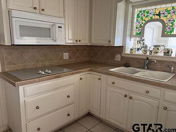 5th image of 216 Arch Davis Rd