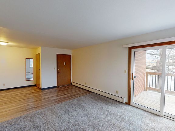3rd image of 714 24th St Unit 6